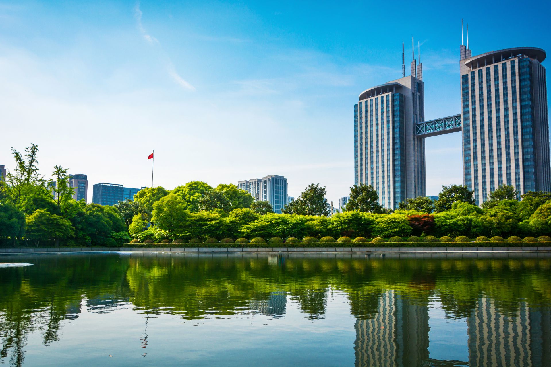 塑木地板與塑膠棧板的專家選擇｜耐用、環保、美觀｜南台塑膠有限公司